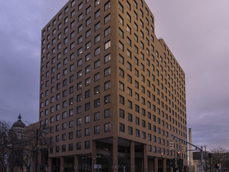 dreamstime_m_169853936